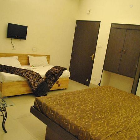 Hotel Golden Deluxe Dzsaipur Kültér fotó