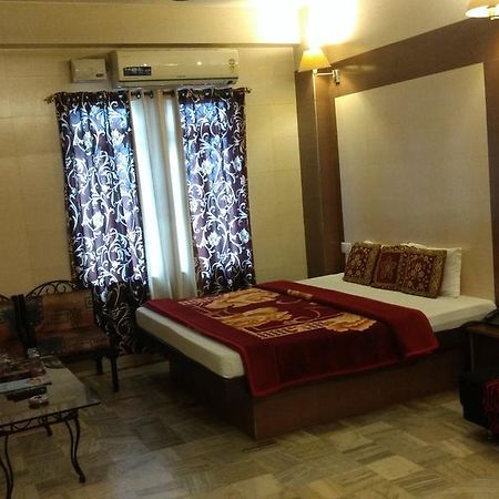 Hotel Golden Deluxe Dzsaipur Kültér fotó