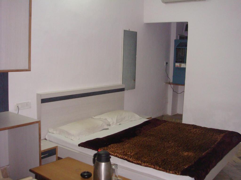 Hotel Golden Deluxe Dzsaipur Szoba fotó