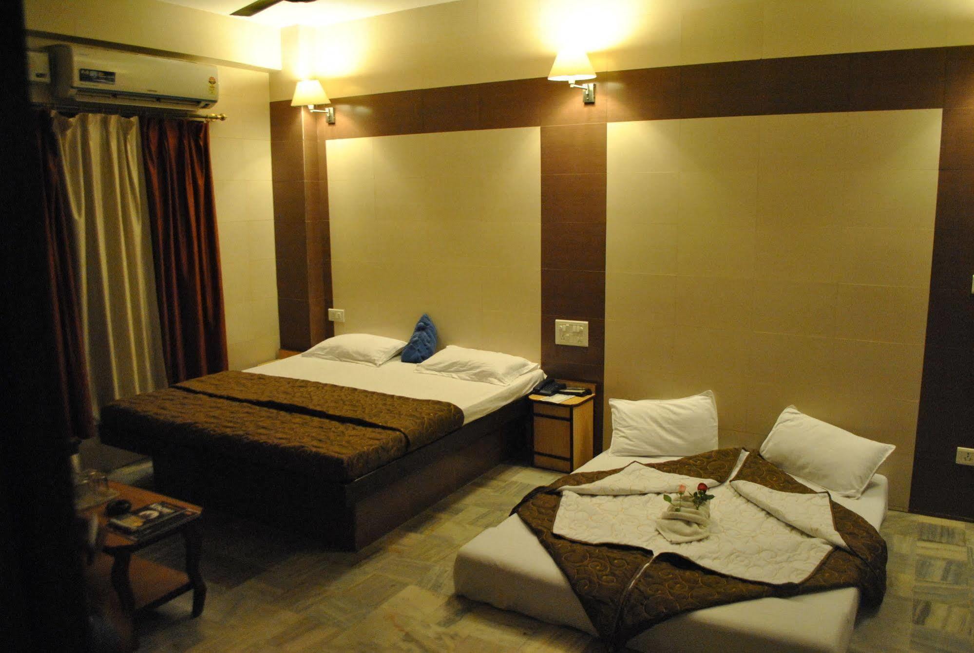 Hotel Golden Deluxe Dzsaipur Kültér fotó